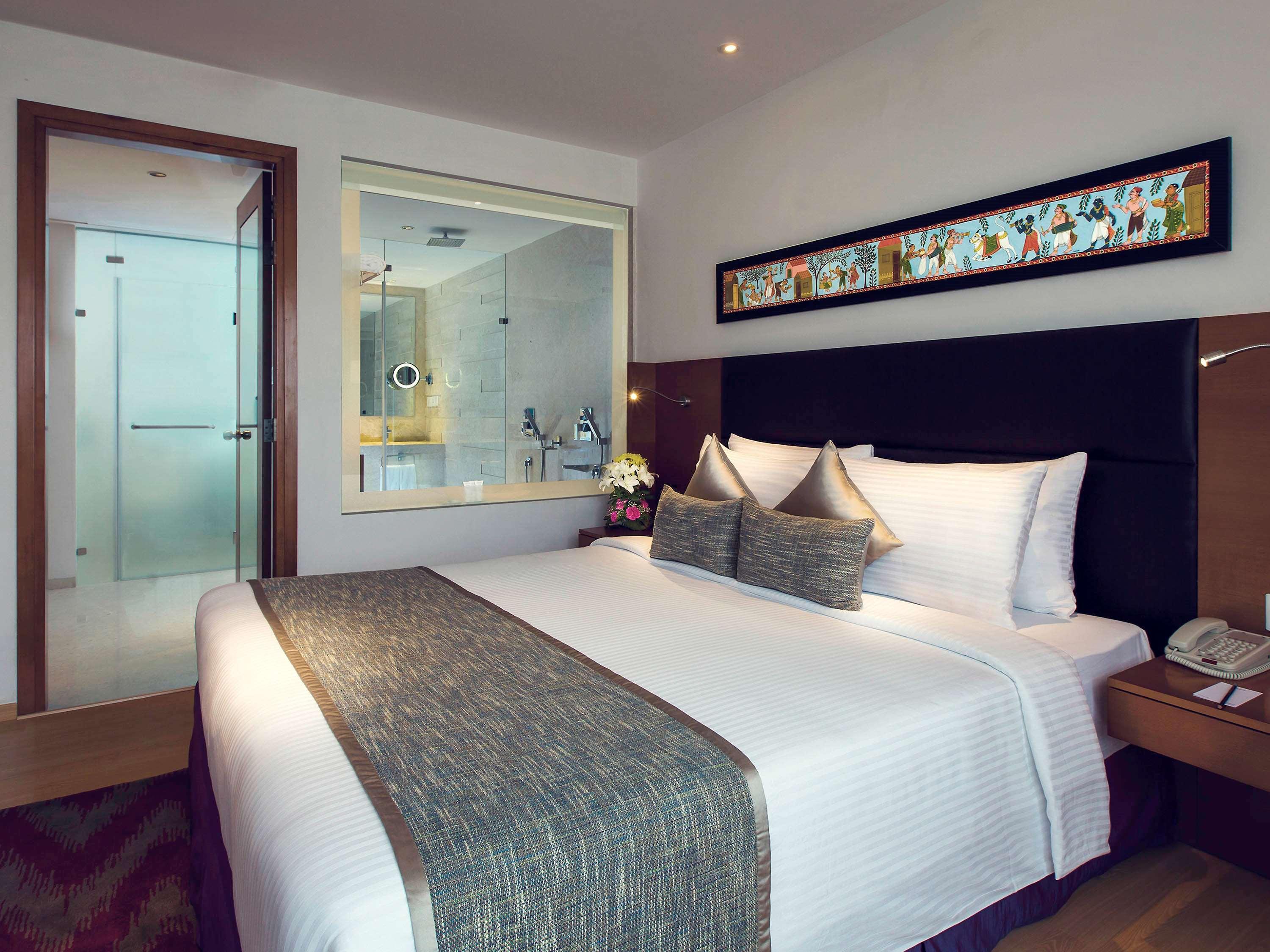 Mercure Hyderabad Kcp Banjara Hills, An Accor Hotel Dış mekan fotoğraf A room at the Park Hotel, New Delhi