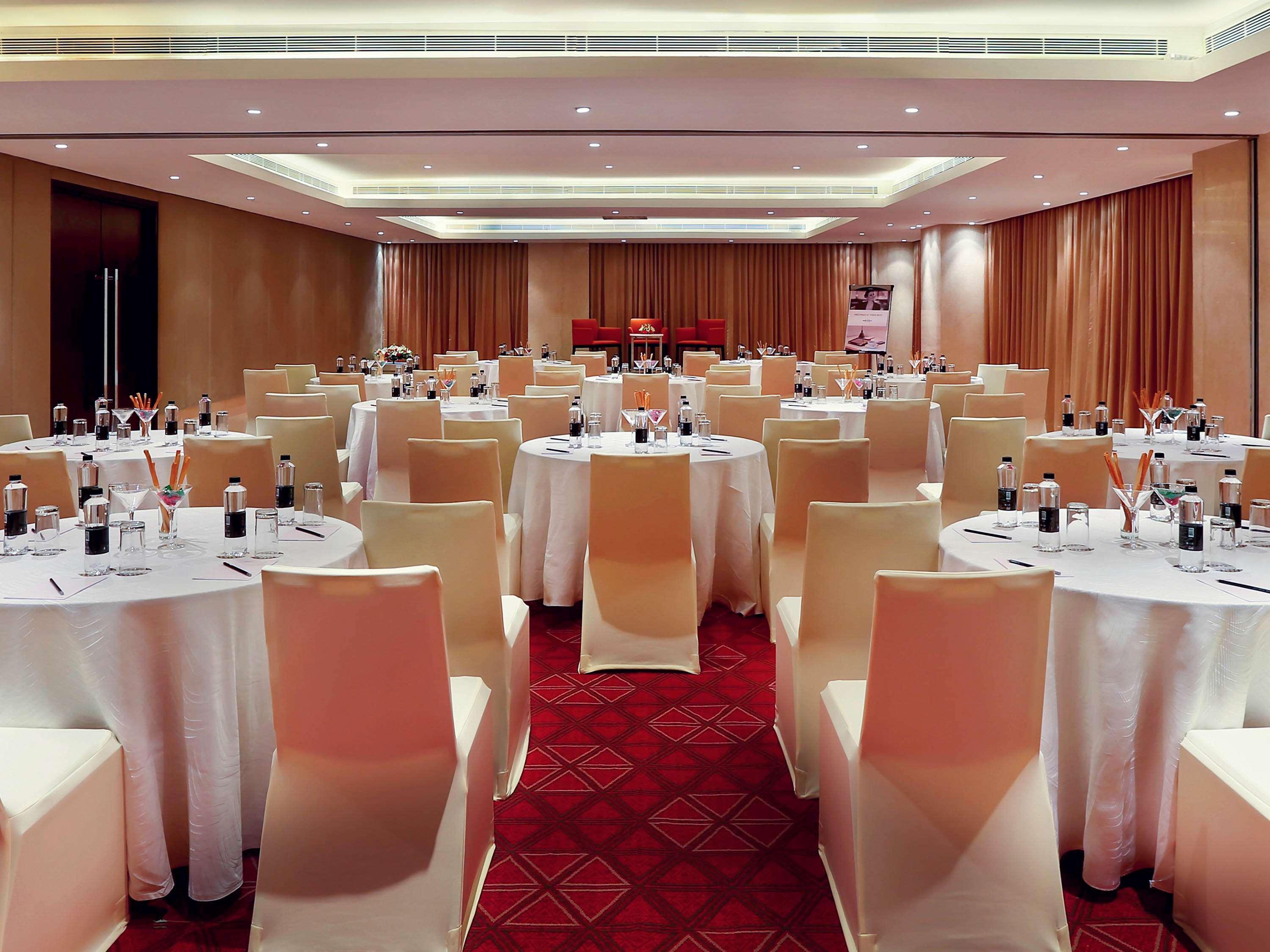 Mercure Hyderabad Kcp Banjara Hills, An Accor Hotel Dış mekan fotoğraf Meeting room