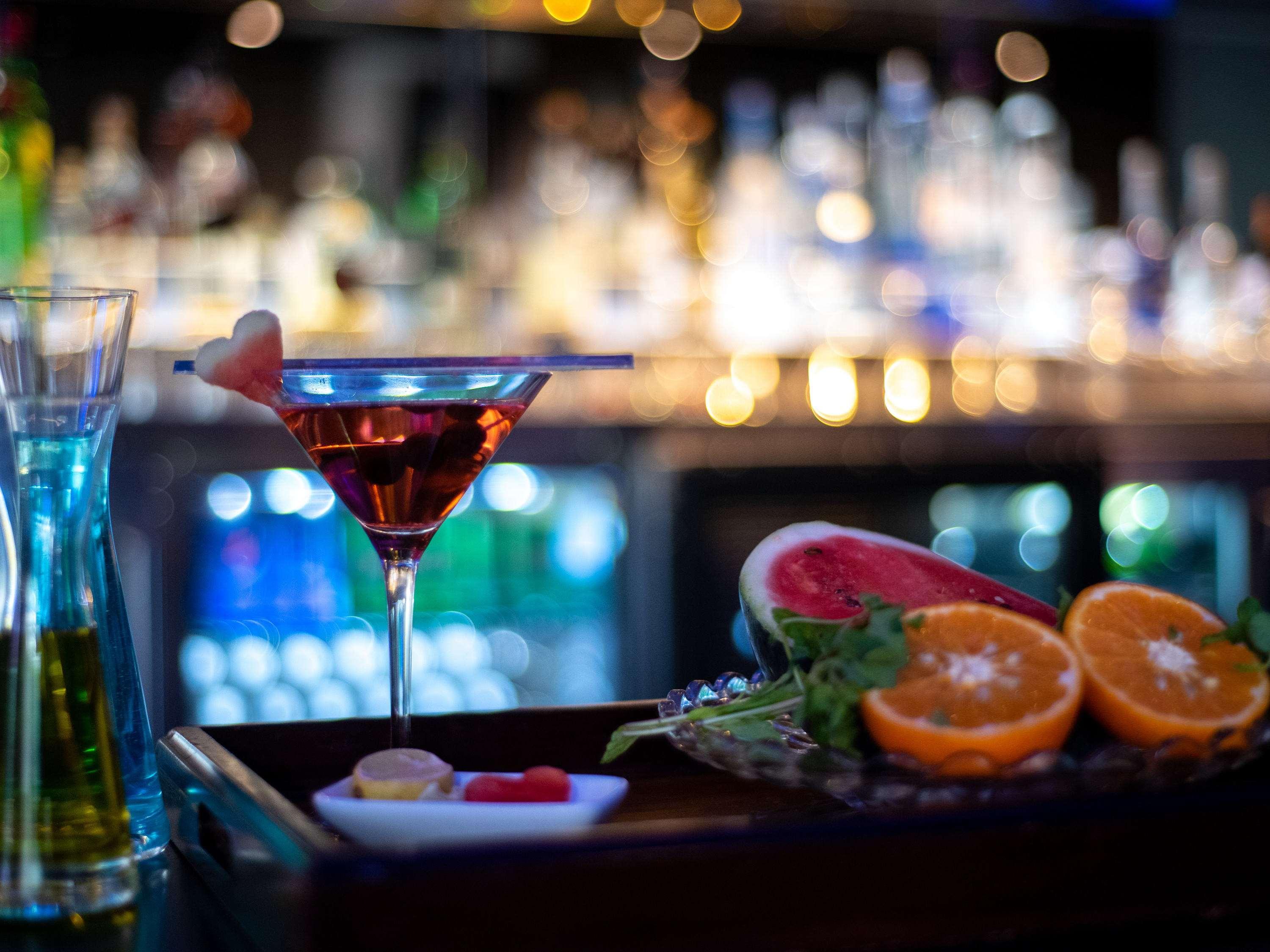 Mercure Hyderabad Kcp Banjara Hills, An Accor Hotel Dış mekan fotoğraf A cosmopolitan cocktail