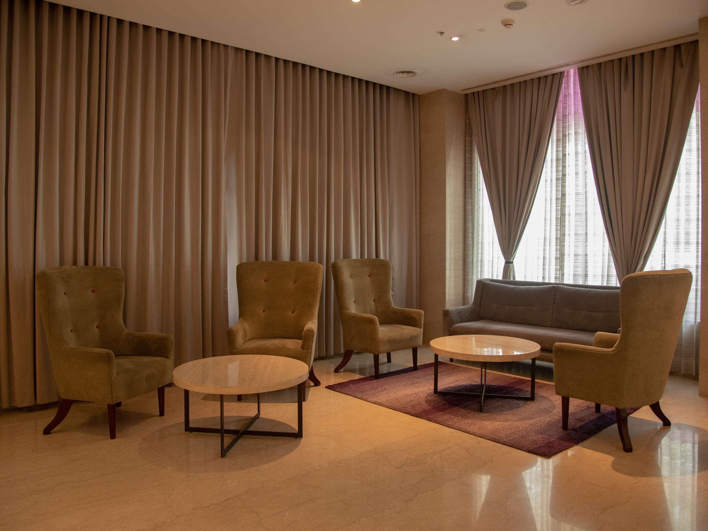 Mercure Hyderabad Kcp Banjara Hills, An Accor Hotel Dış mekan fotoğraf A room at the hotel