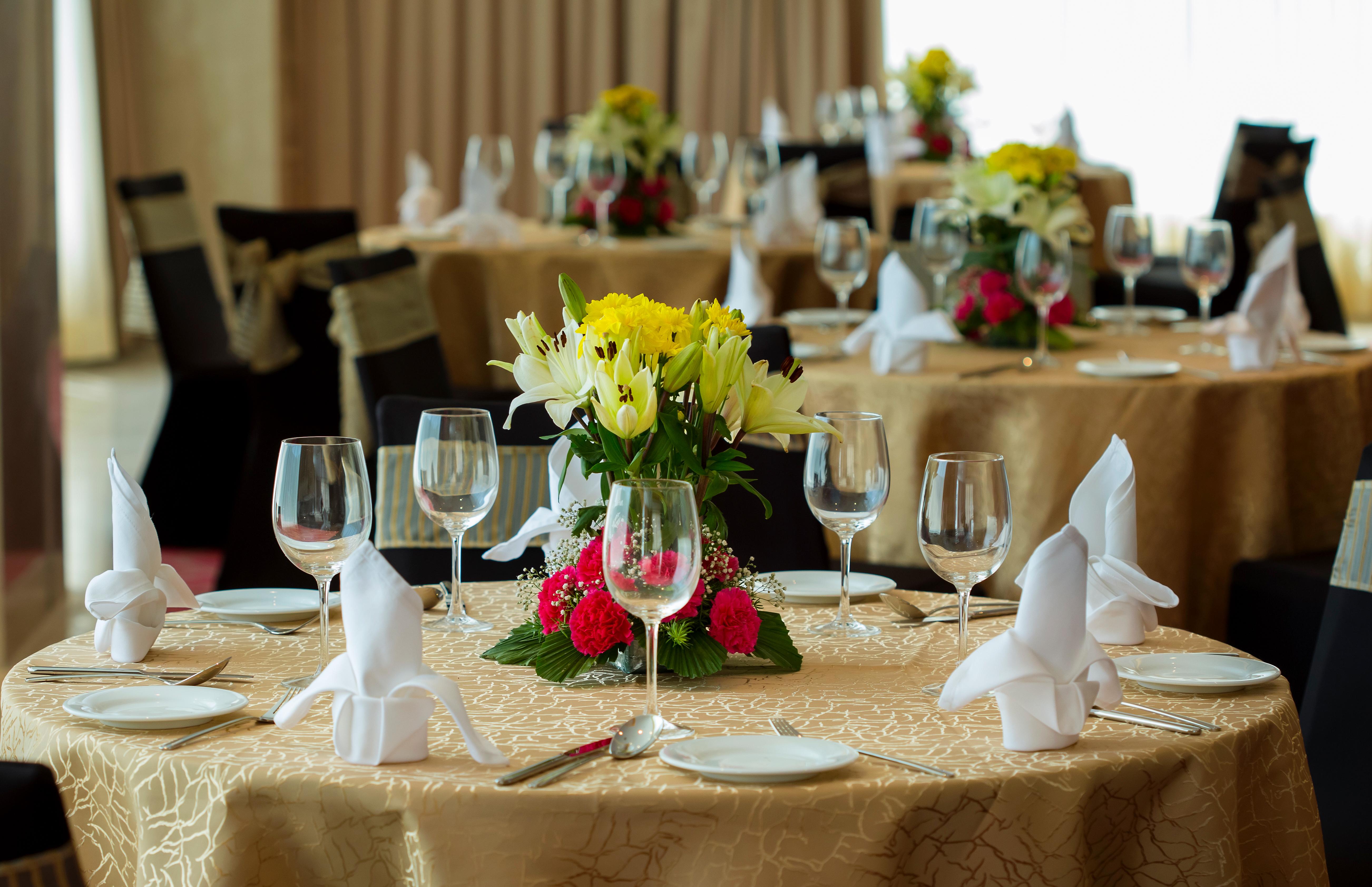 Mercure Hyderabad Kcp Banjara Hills, An Accor Hotel Dış mekan fotoğraf A table set for a formal dinner
