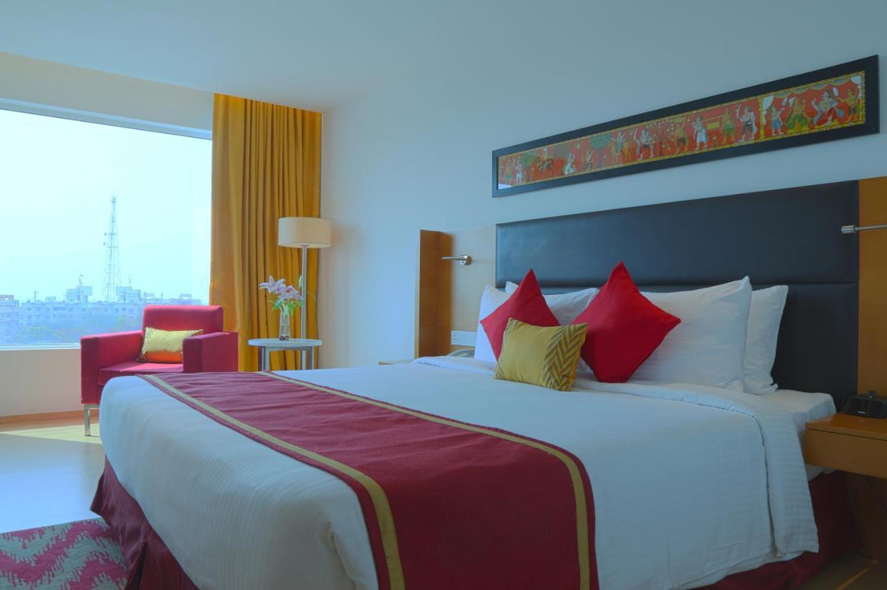 Mercure Hyderabad Kcp Banjara Hills, An Accor Hotel Dış mekan fotoğraf A room at the hotel
