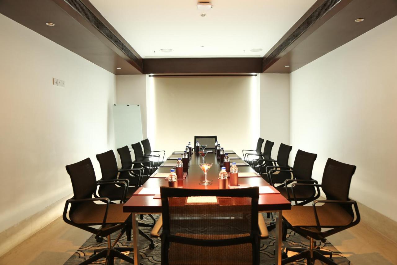 Mercure Hyderabad Kcp Banjara Hills, An Accor Hotel Dış mekan fotoğraf A boardroom