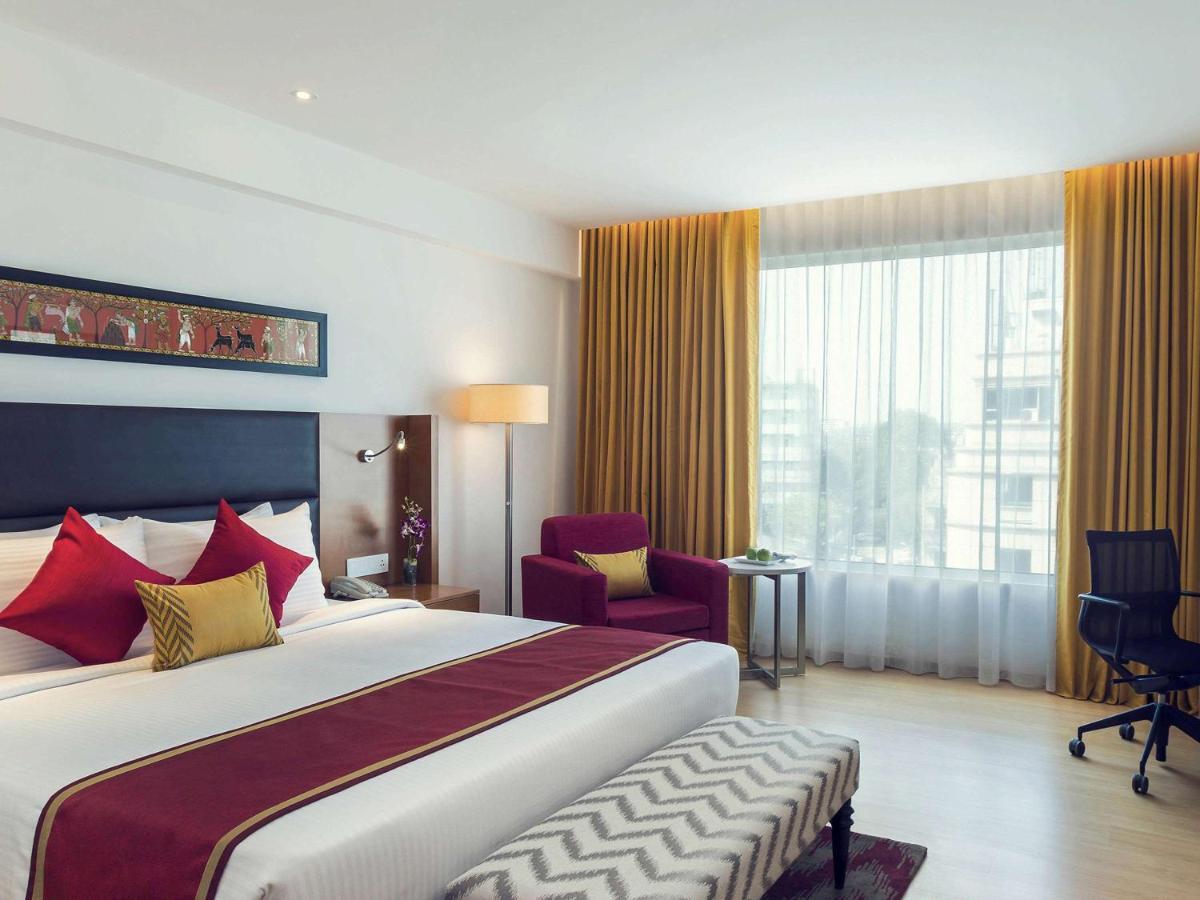 Mercure Hyderabad Kcp Banjara Hills, An Accor Hotel Dış mekan fotoğraf A room at the hotel